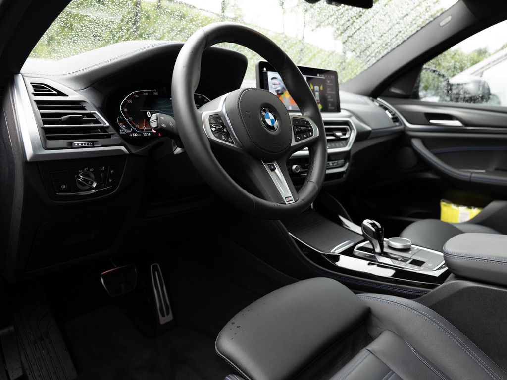 BMW X4 xDrive 30d M-Sport FACEL. PANO AHK HUD LASER