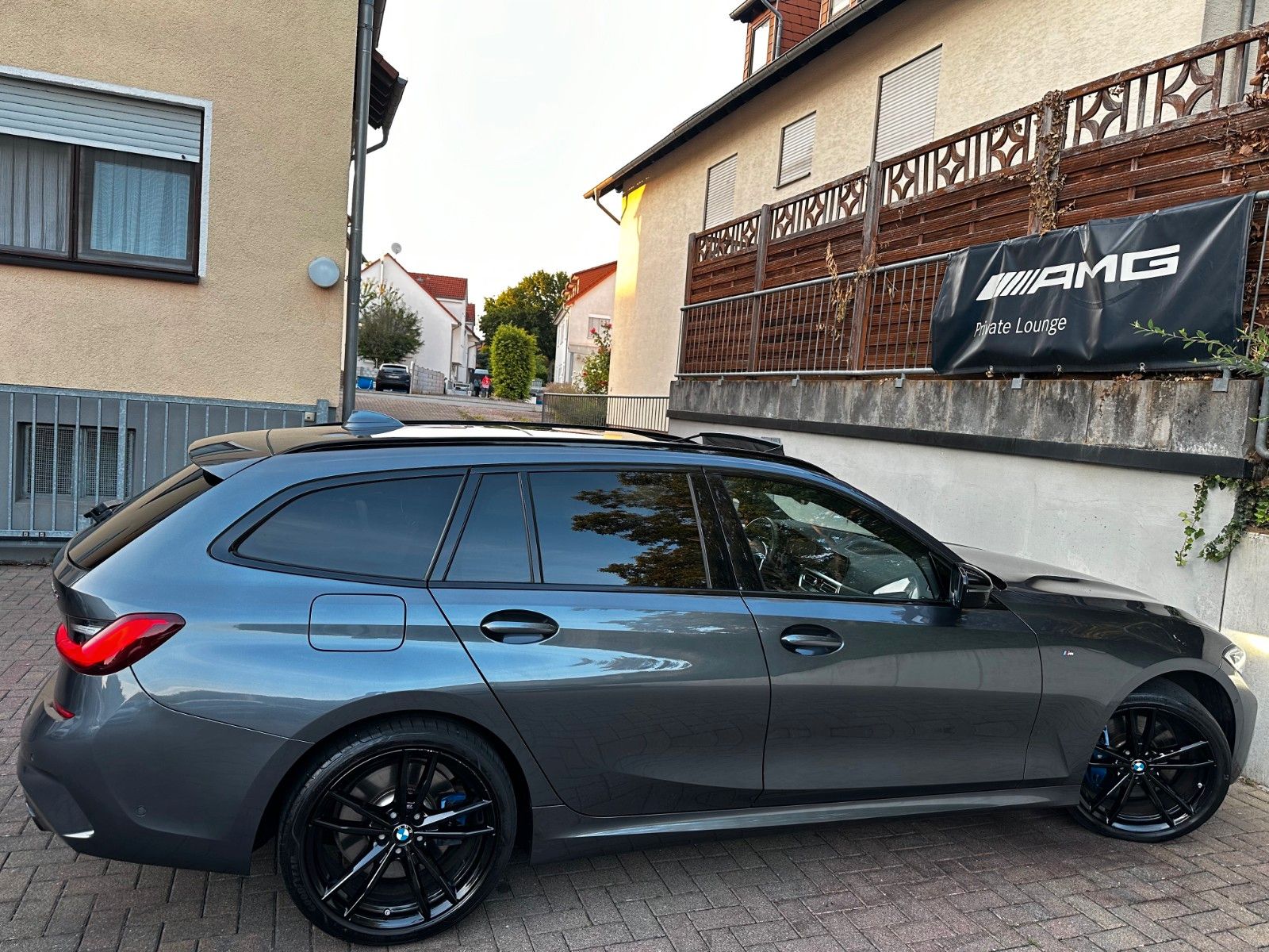 BMW 330e M Sport Shadow - Samsaru's Car Outlet