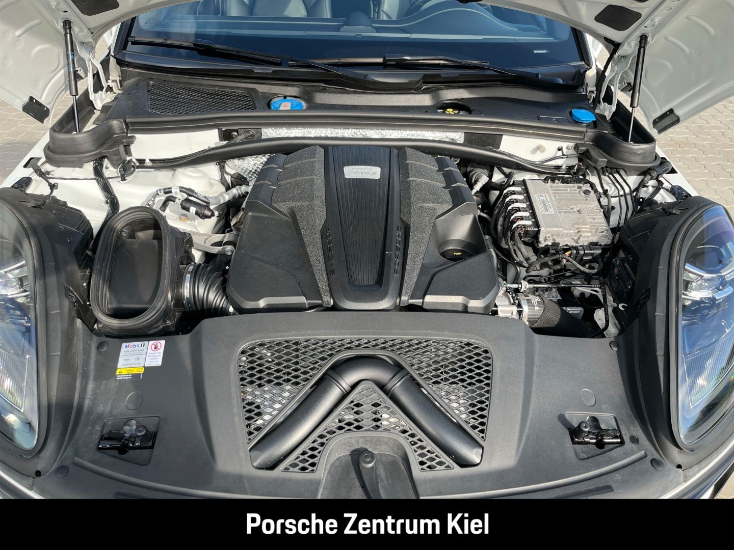 Porsche Macan S Standheizung BOSE Luftfederung 21-Zoll