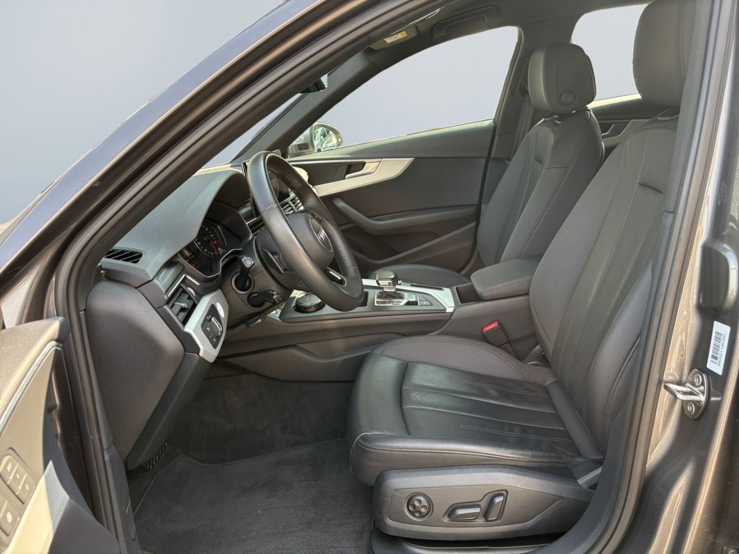 Audi A4 Avant 35 TFSI S tronic advanced - Samsaru's Car Outlet