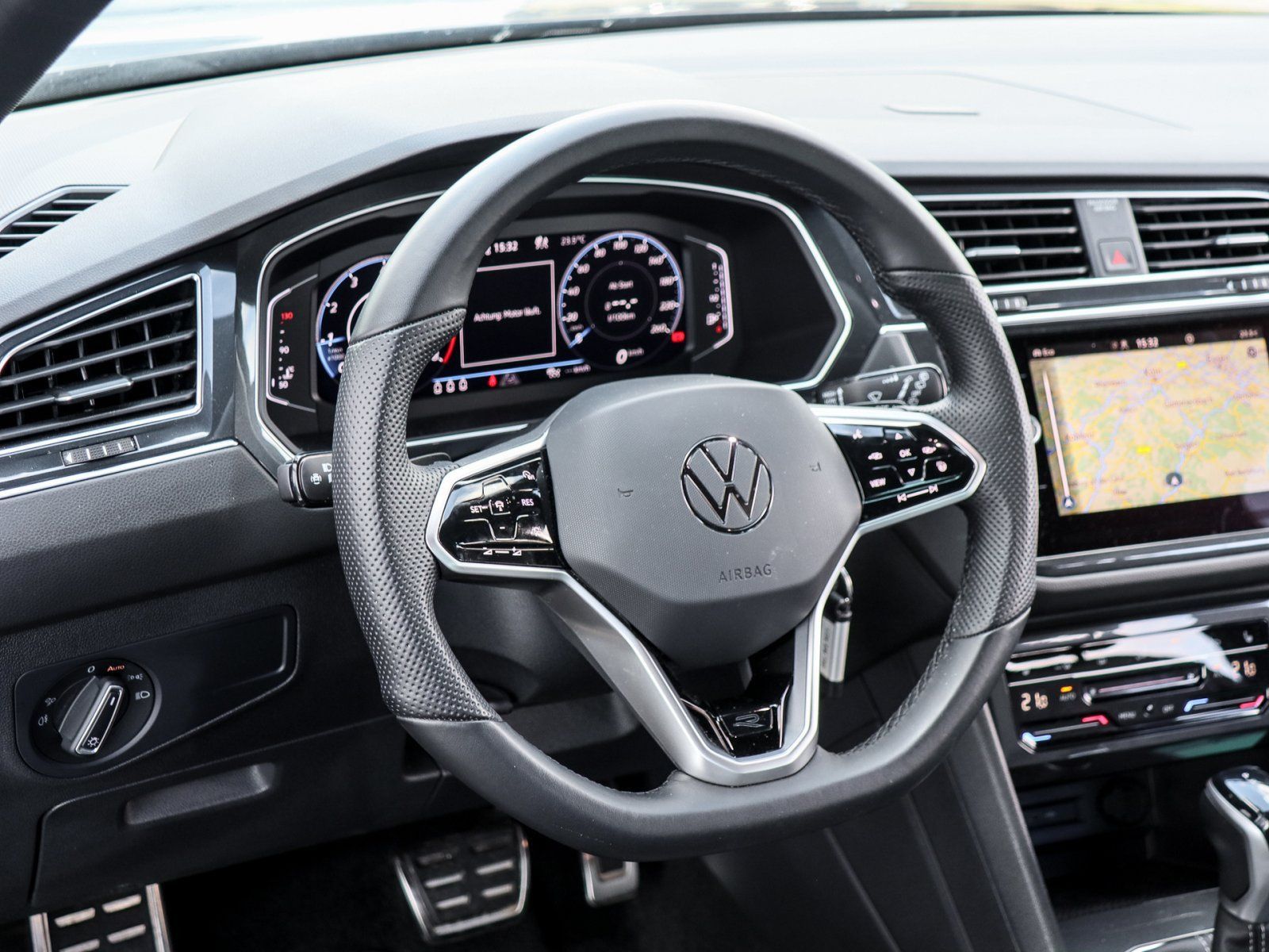Volkswagen Tiguan R-Line 1.5 TSI DSG - Samsaru's Car Outlet