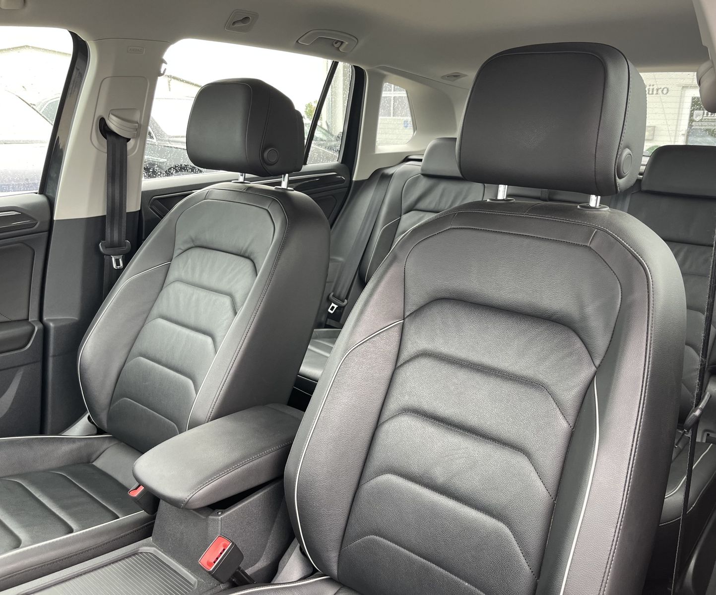Volkswagen Tiguan 2.0 TDI*4Motion*AHK*Leder*Cam*STHZ*HeadUp