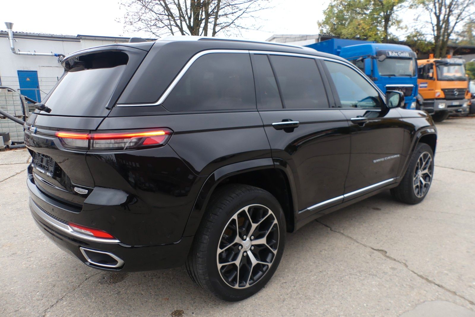 Jeep Grand Cherokee Summit Reserve Plug-In-Hybrid 4xe