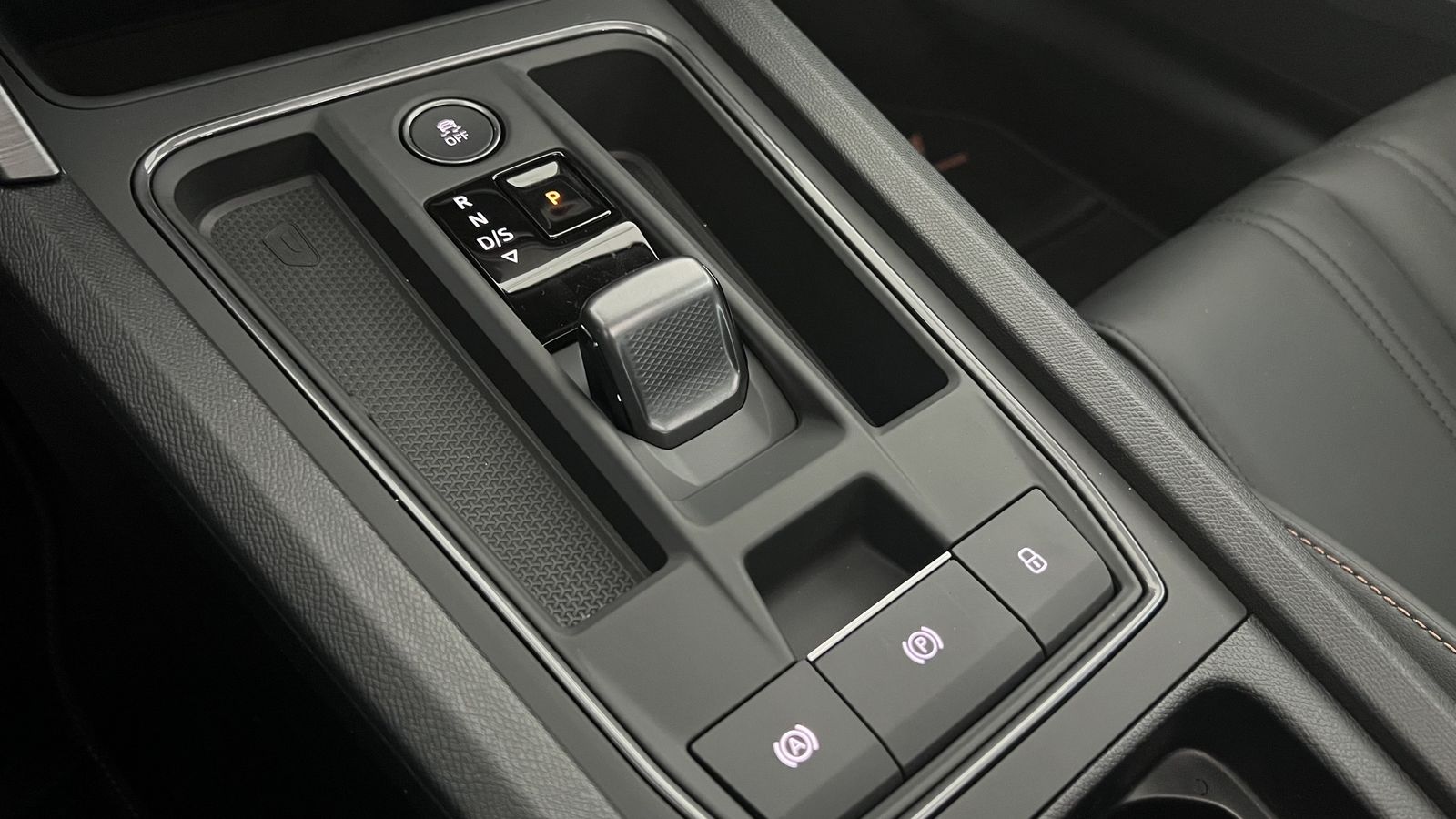 Cupra Leon Sportstourer VZ e-Hybrid - Samsaru's Car Outlet