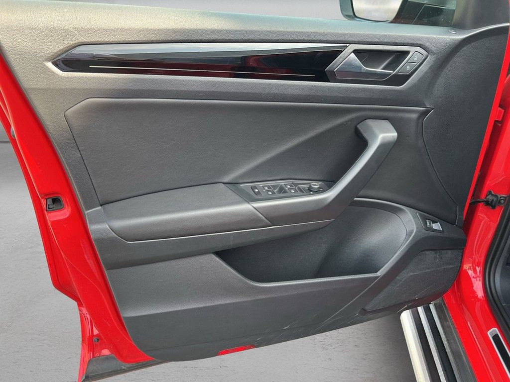 Volkswagen T-Roc 2.0 TSI 4Motion DSG R - Samsaru's Car Outlet