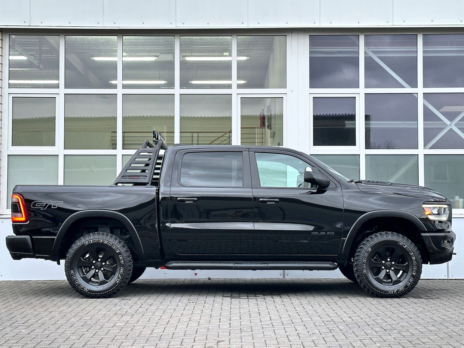 Dodge RAM 1500 Rebel GT Pano HUD Luftf 12´ Bügel 360°