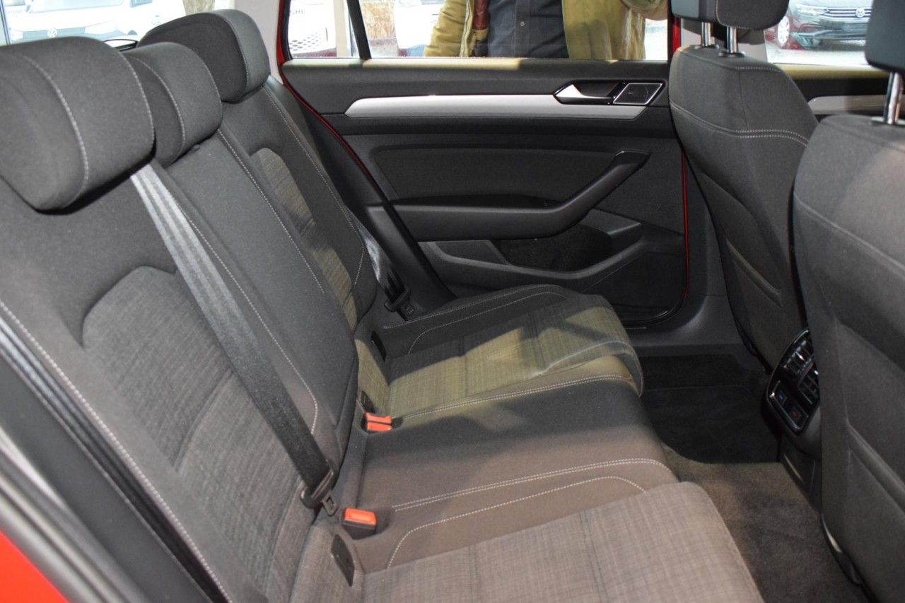 Volkswagen Passat Variant Business 1.6 TDI DSG - Samsaru's Car Outlet