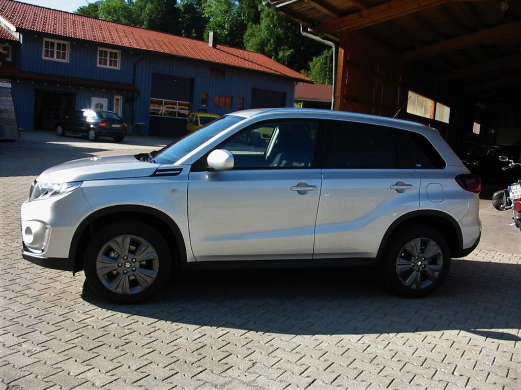 Suzuki Vitara Allrad Vollhybrid - Samsaru's Car Outlet