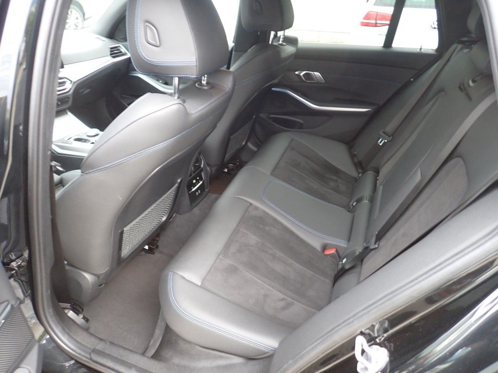 BMW 330 i Touring M Sport - Samsaru's Car Outlet