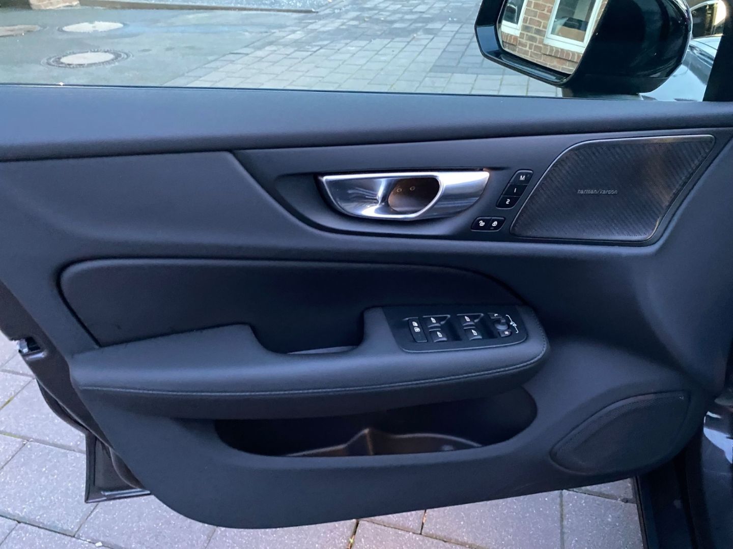 Volvo V60 T6 Plus Dark Kombi Recharge AWD Plug-In