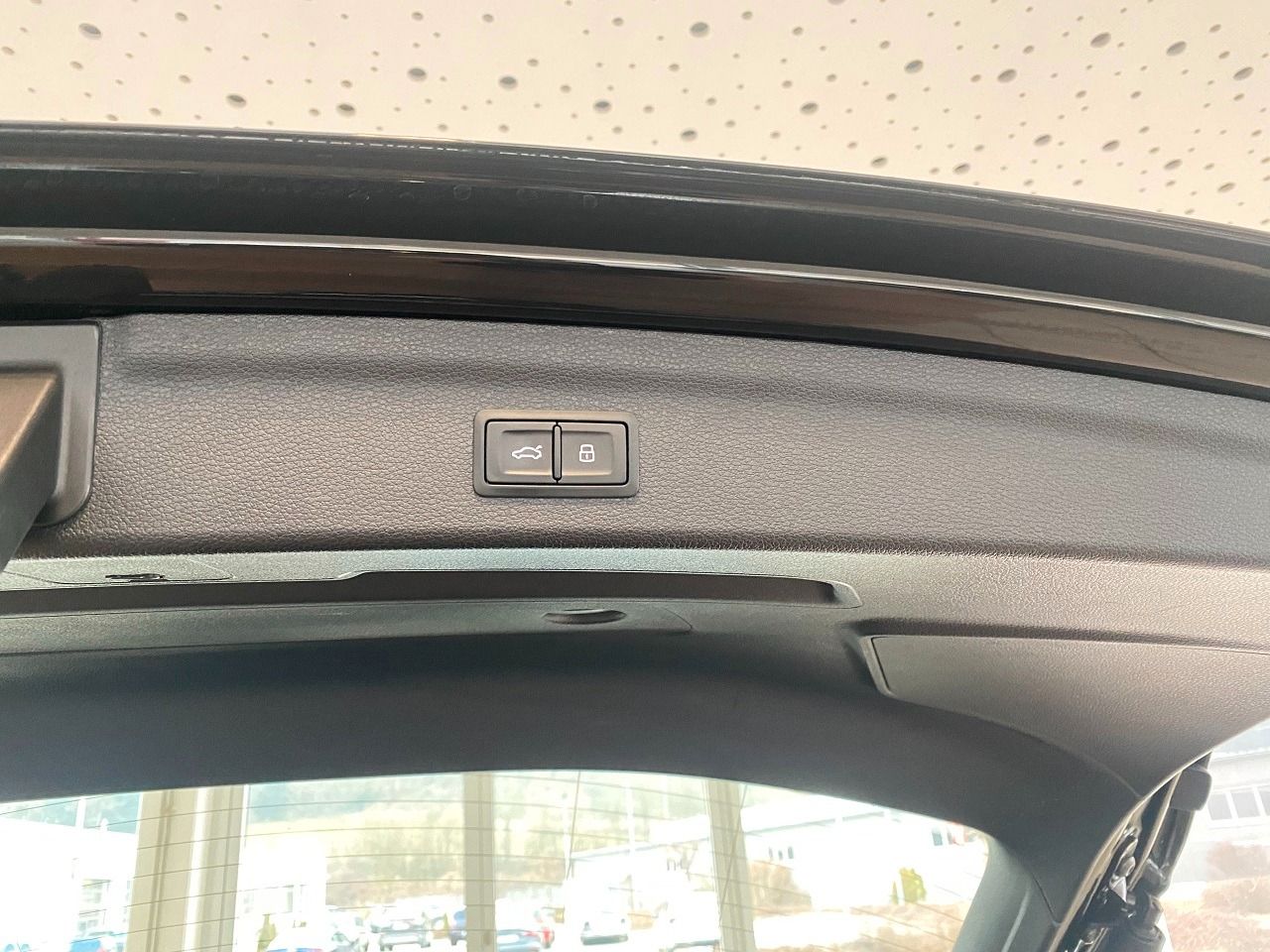 Audi Q3 S line - Samsaru's Car Outlet