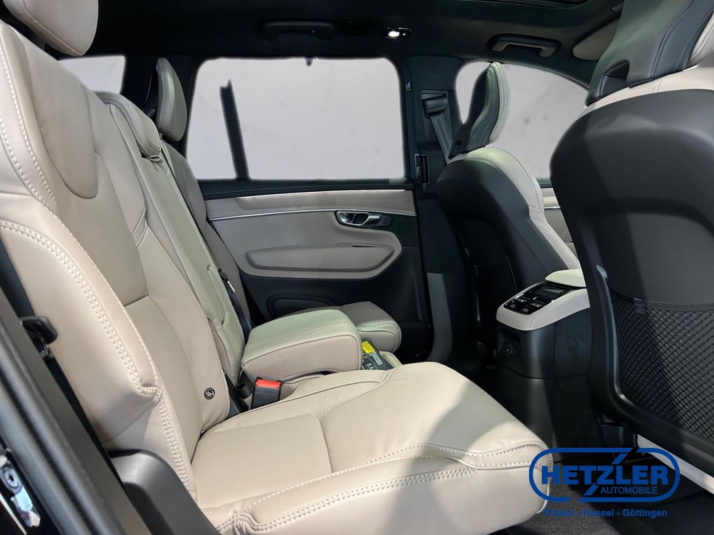 Volvo XC90 Ultra Dark Recharge Plug-In Hybrid AWD T8 T