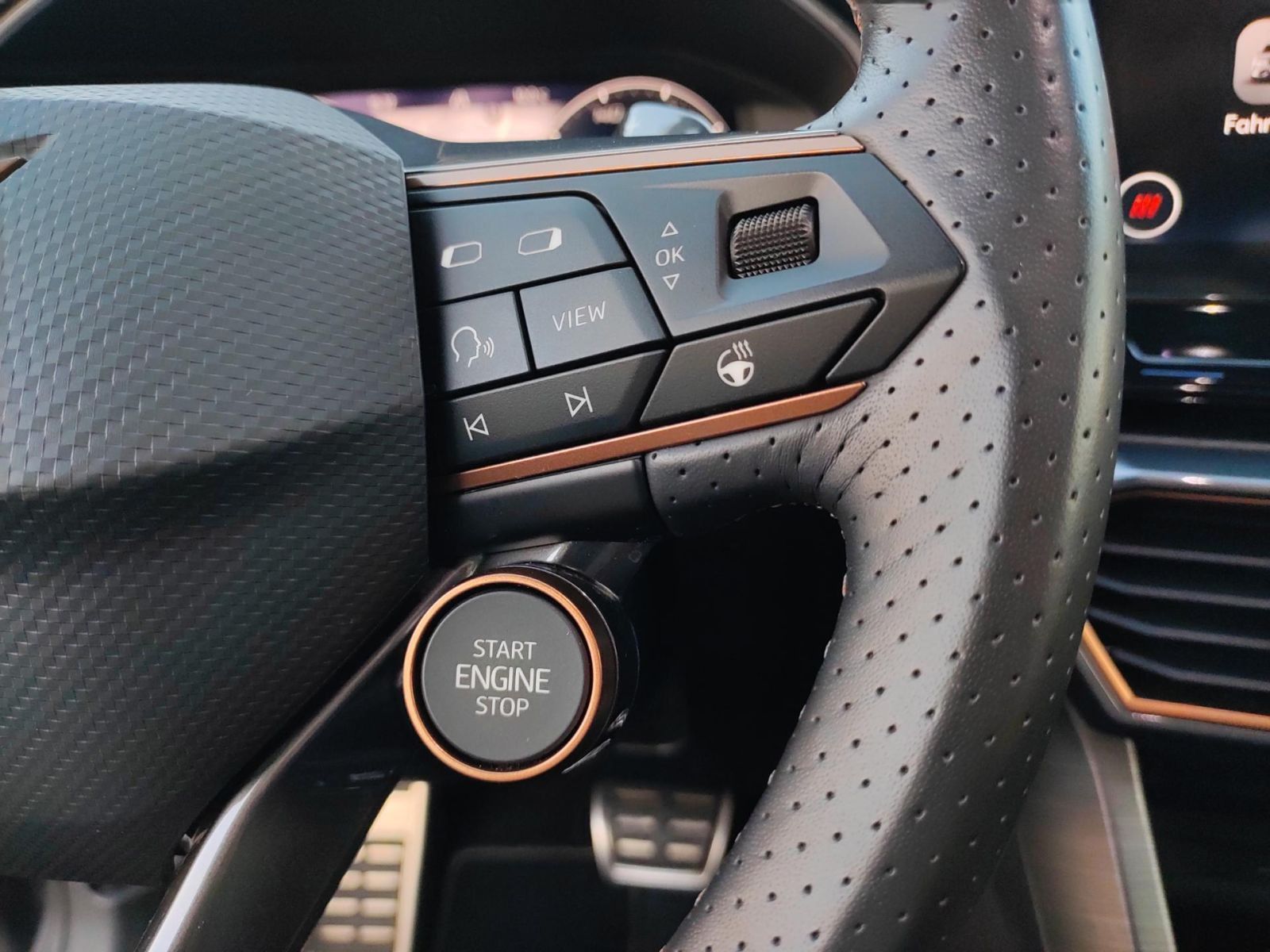 Cupra Formentor 1.4 e-Hybrid VZ DSG *PANO*ACC*AHK*SHZ*