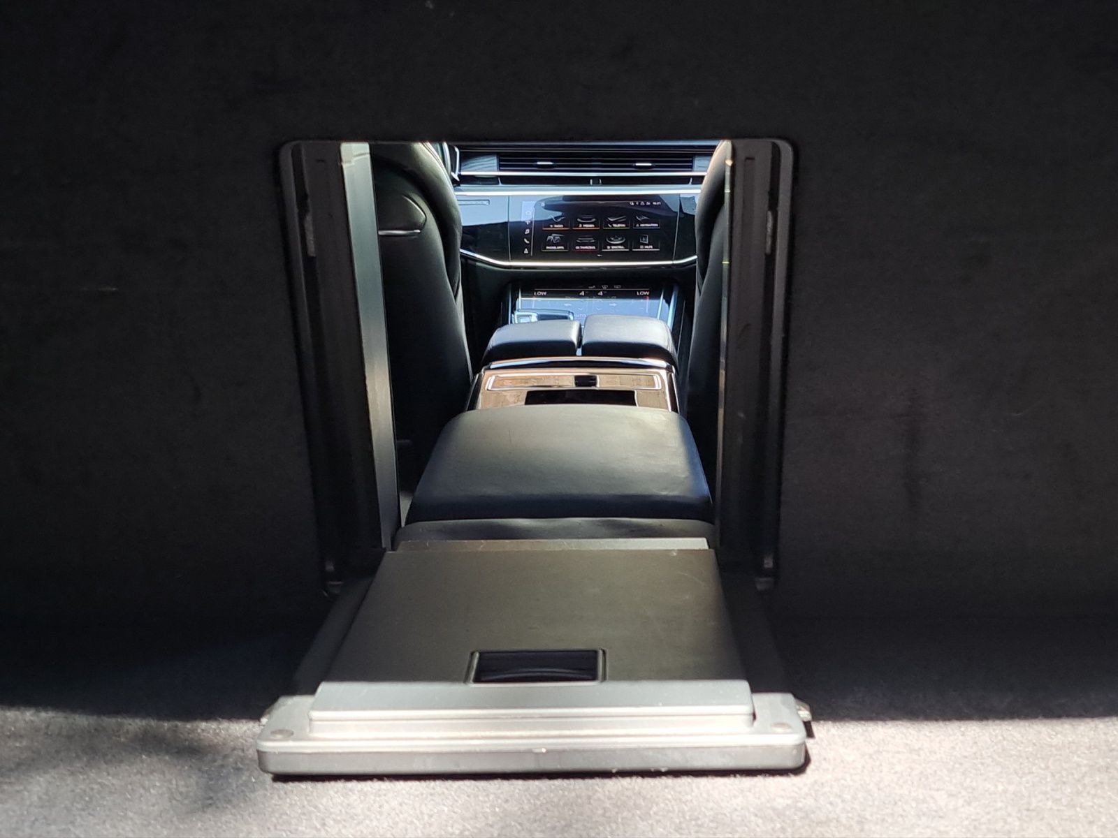 Audi A8 60 TFSIe - Samsaru's Car Outlet