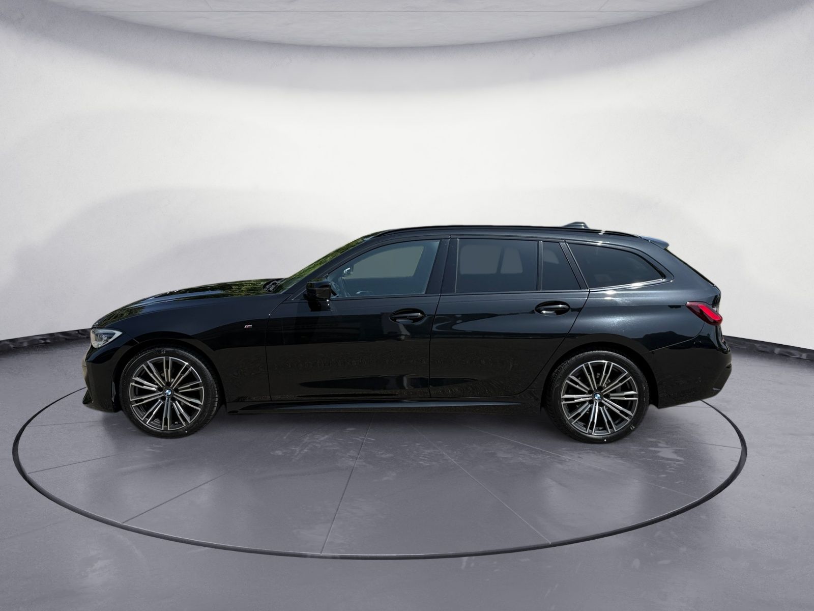 BMW 320d xDrive Touring M Sport - Samsaru's Car Outlet