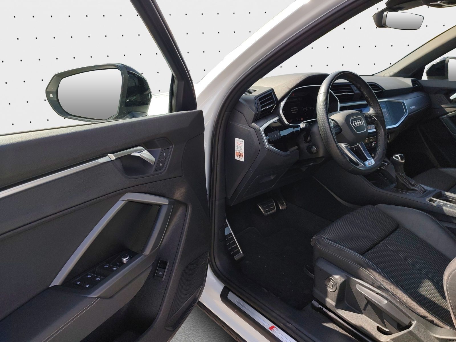 Audi Q3 40 TDI quattro S line - Samsaru's Car Outlet