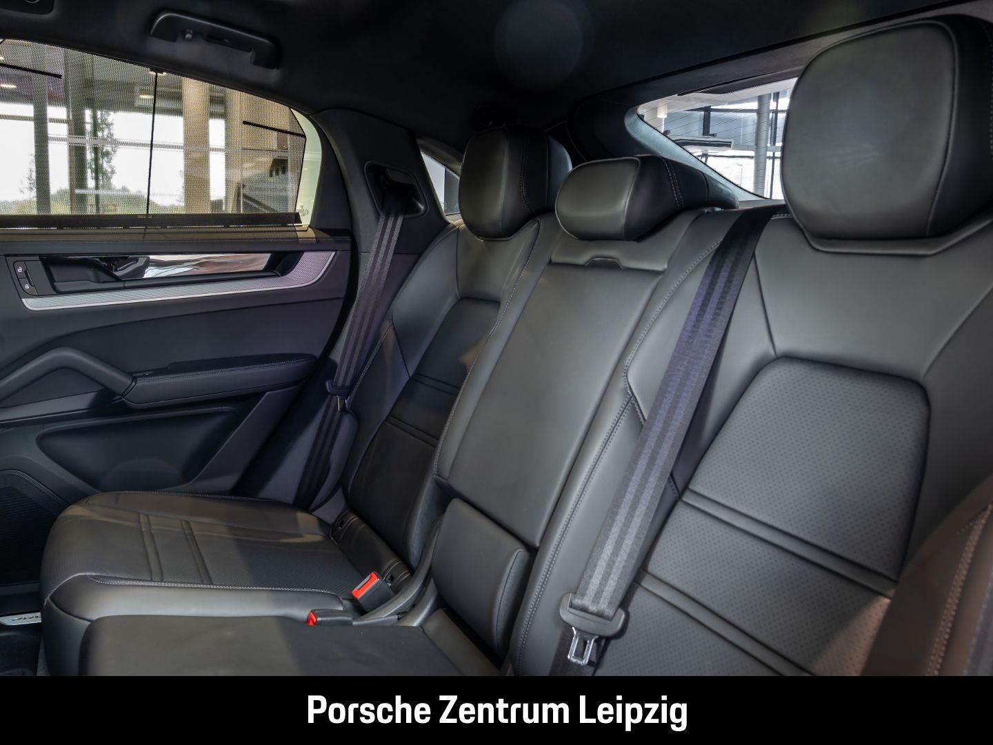 Porsche Cayenne E-Hybrid Coupe Sportabgas HD-Matrix Beif