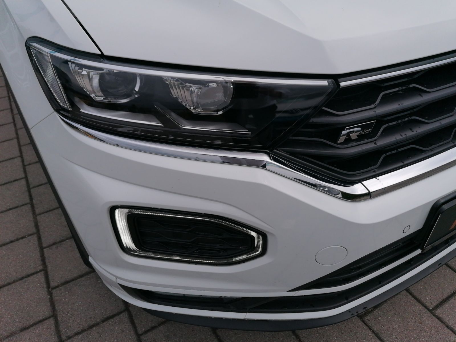 Volkswagen T-Roc 1.5TSI R-Line - Samsaru's Car Outlet