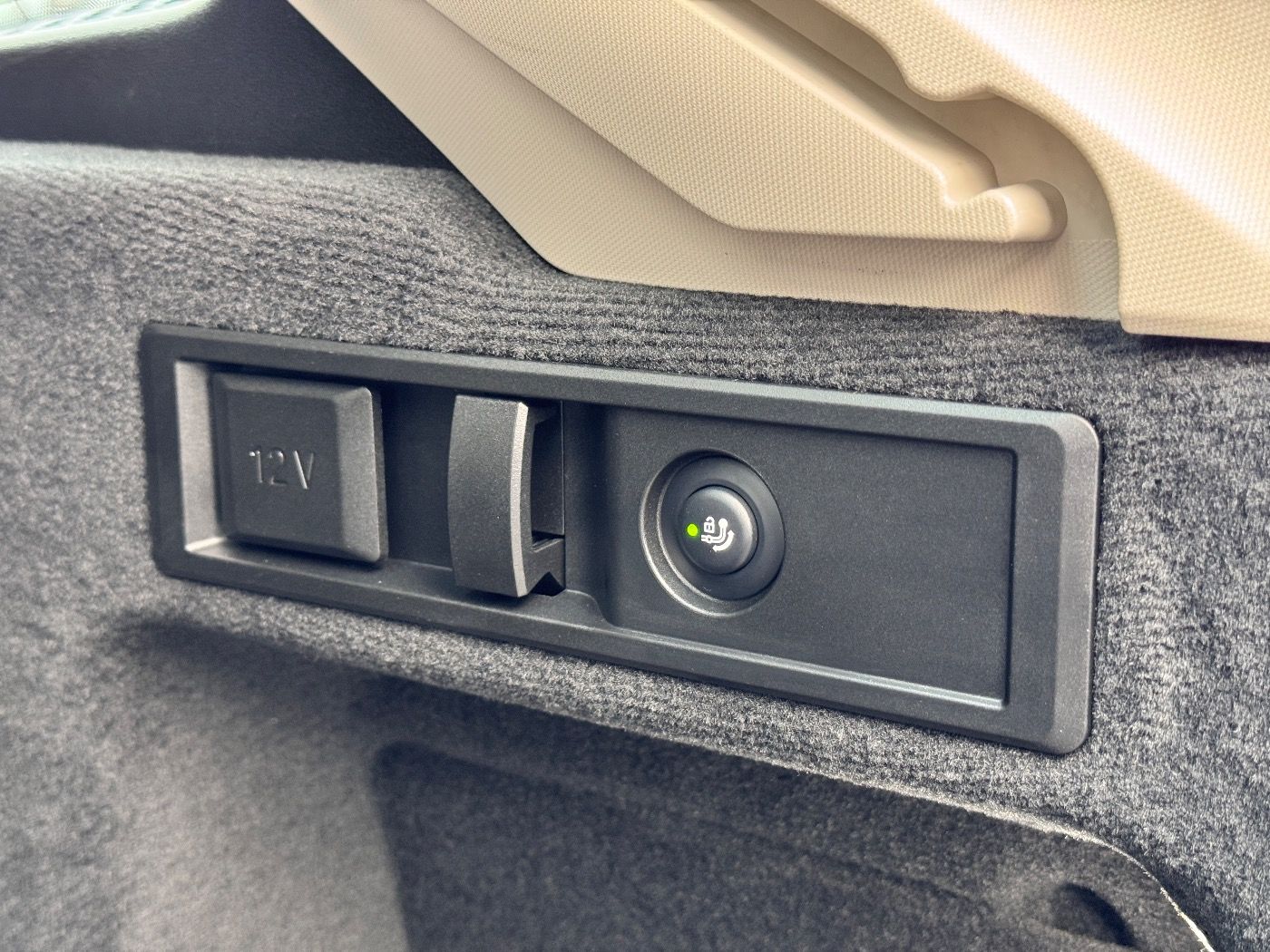 BMW 330e Touring AHK/InnoPaket GARANTIE bis 12/2029