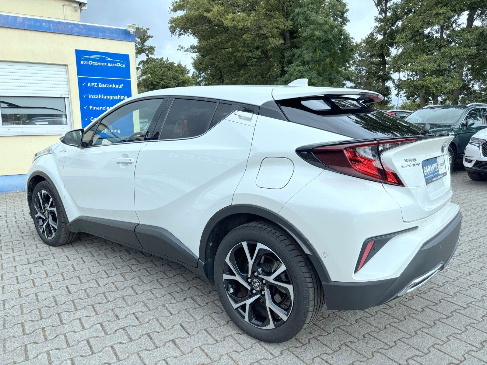 Toyota C-HR Hybrid - Samsaru's Car Outlet