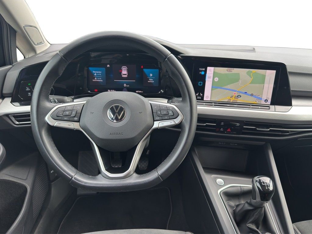 Volkswagen Golf VIII Variant 2.0 TDI Life - Samsaru's Car Outlet
