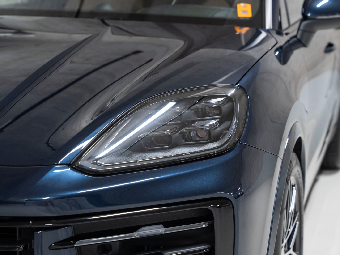 Porsche Cayenne InnoDrive Standheizung PASM AHK Panorama