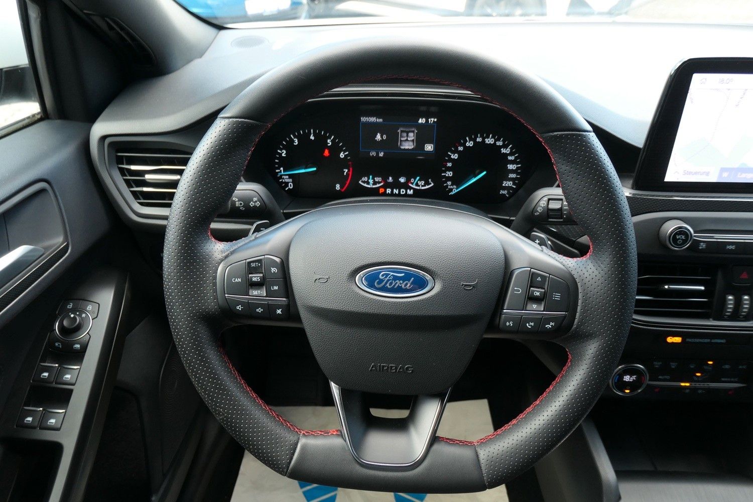 Ford Focus Turnier 1.5 ST-Line - Samsaru's Car Outlet