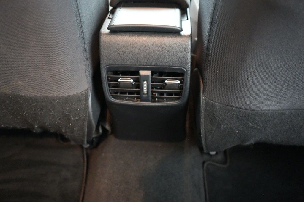Toyota Corolla Touring 1.8 Hybrid - Samsaru's Car Outlet