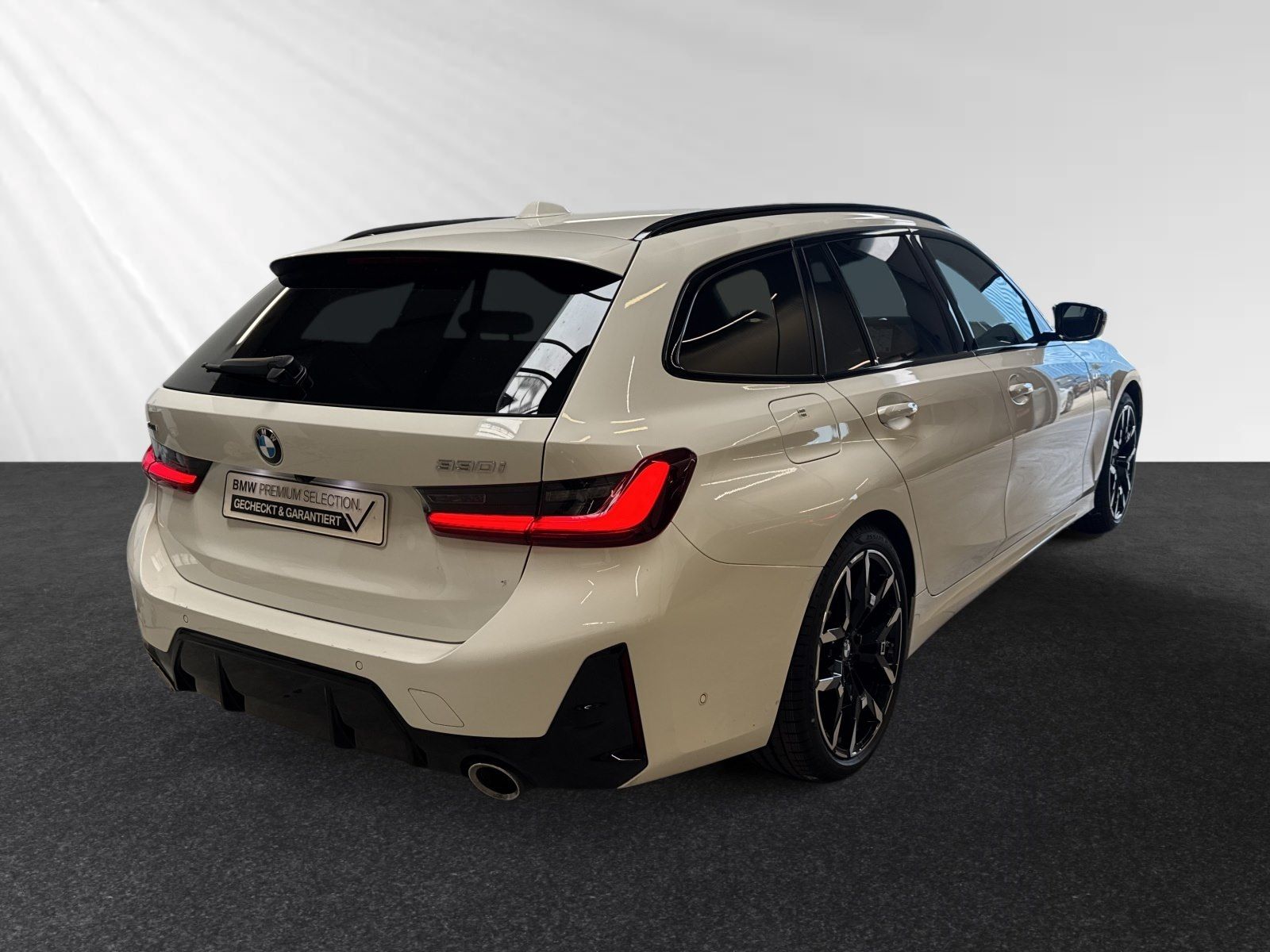 BMW 330i xDrive Touring M Sport|Pano|19"LMR|Head-Up
