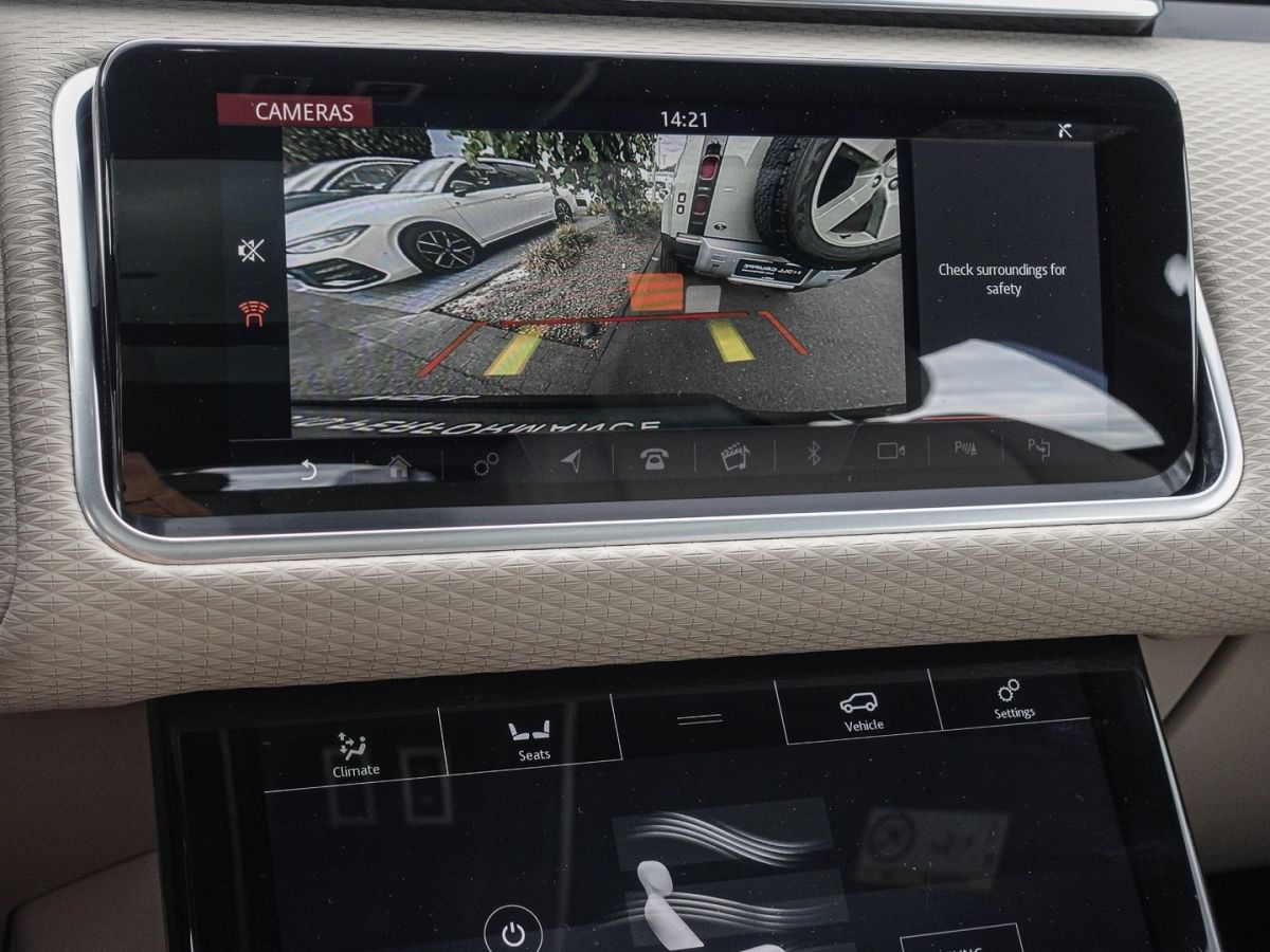 Range Rover Velar 2.0 d R-Dynamic - Samsaru's Car Outlet