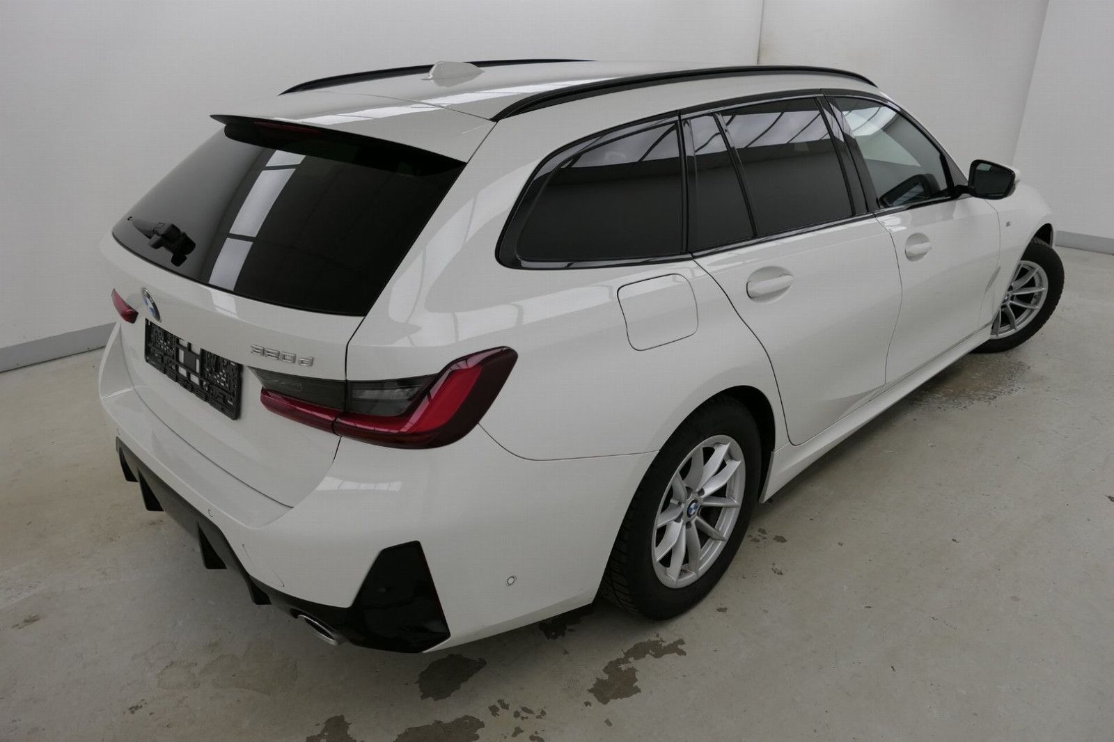 BMW 320d Touring M-Sport - Samsaru's Car Outlet