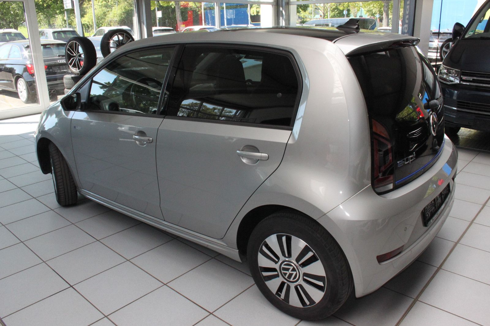 Volkswagen up! e-up! Style - Samsaru's Car Outlet