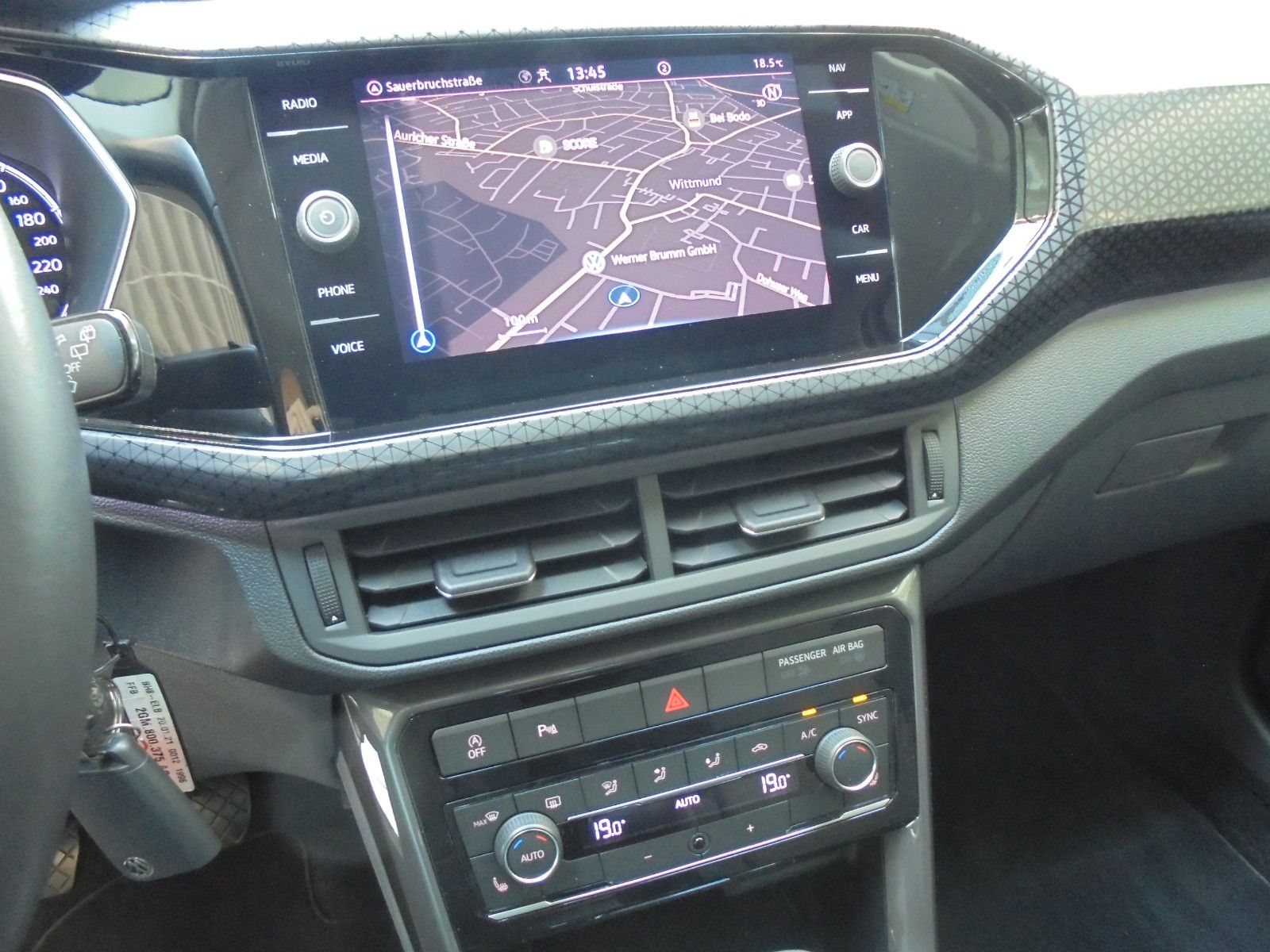 Volkswagen T-Cross Style - Samsaru's Car Outlet