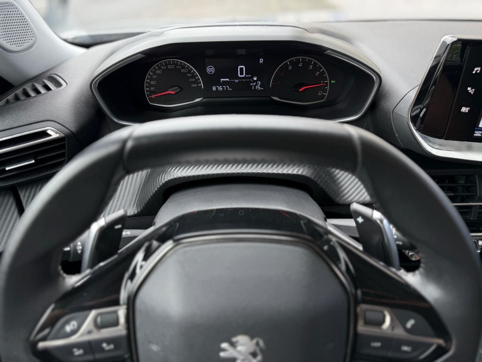 Peugeot 2008 PureTech 130 EAT8 Automatik - Samsaru's Car Outlet