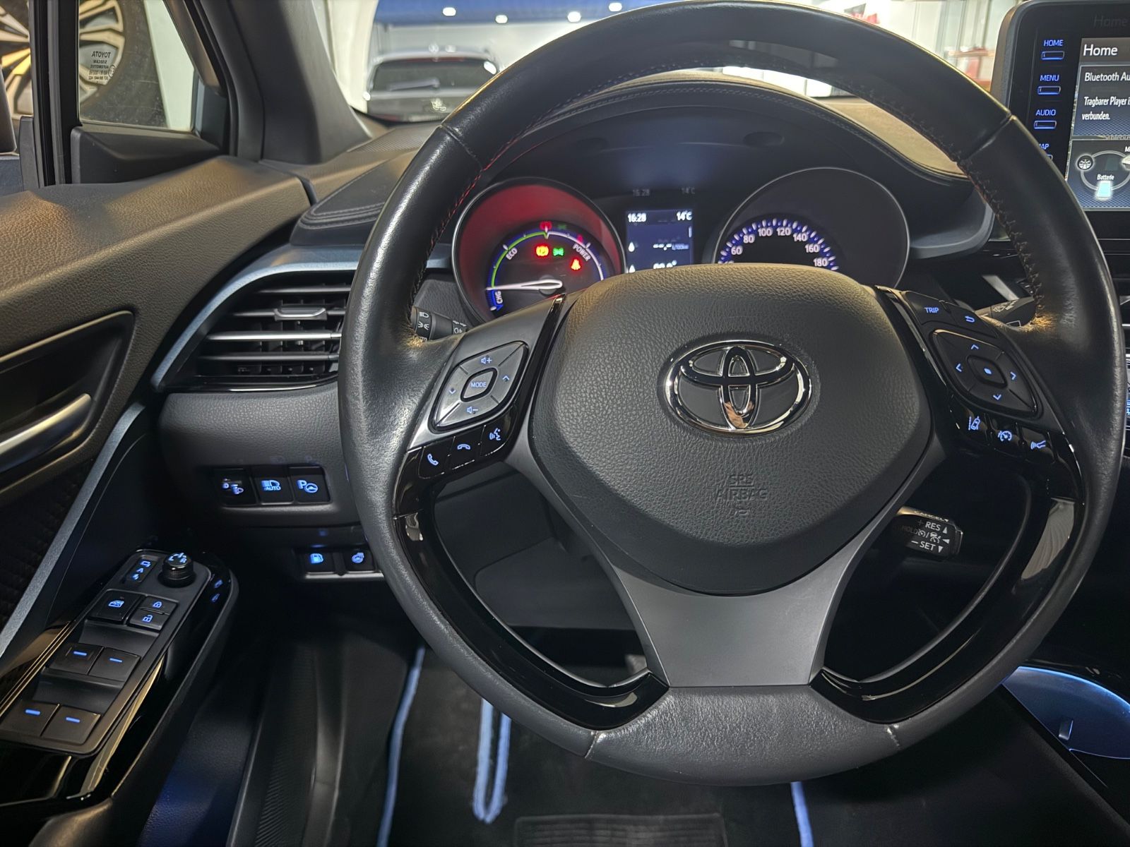Toyota C-HR Hybrid Team D - Samsaru's Car Outlet