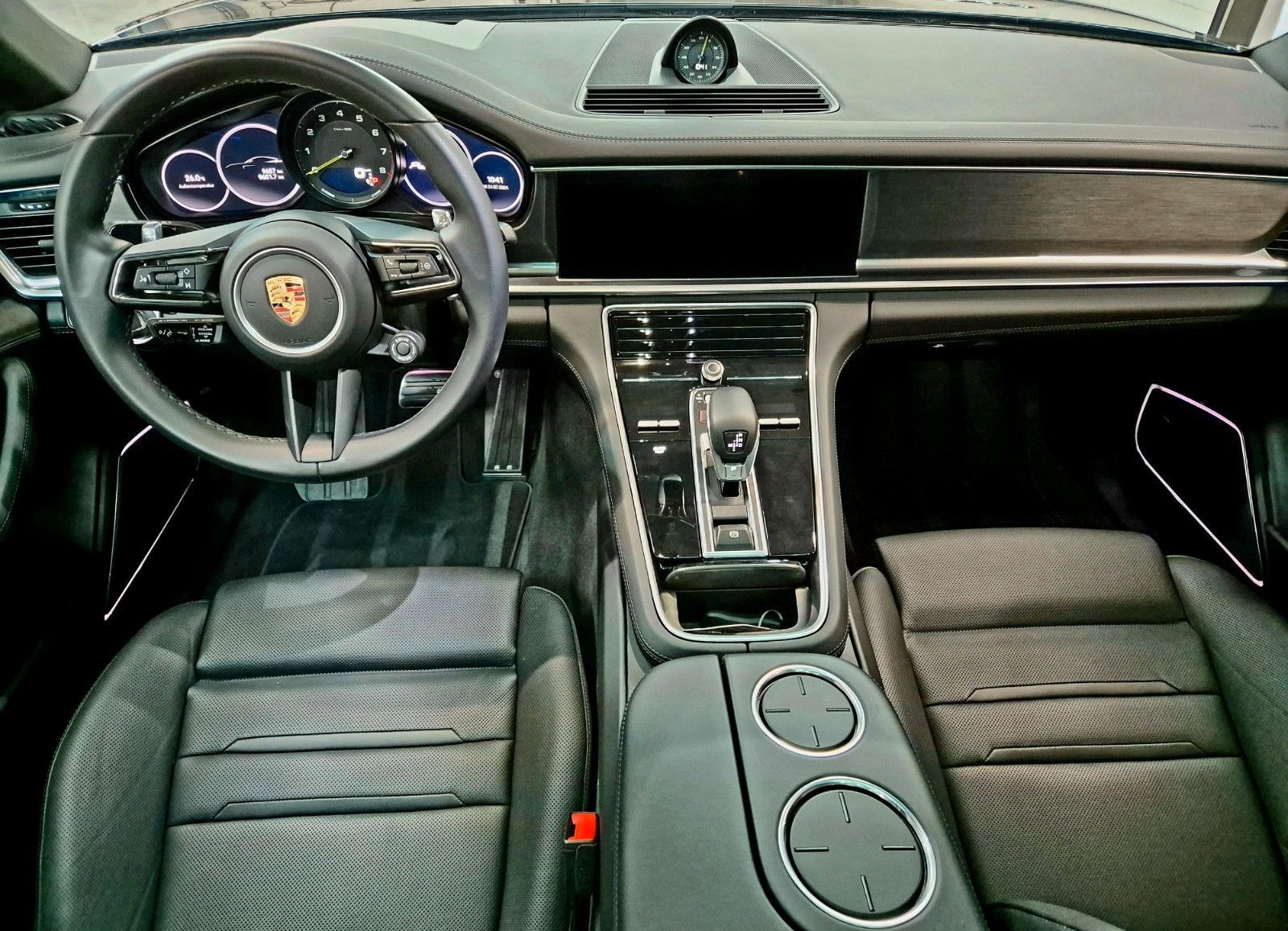 Porsche Panamera 4 E-Hybrid Platinum Edition