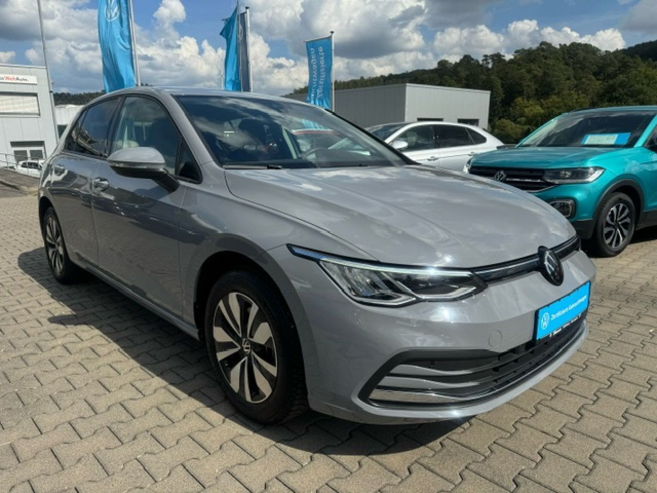 Volkswagen Golf VIII Move 1.5 TSI - Samsaru's Car Outlet