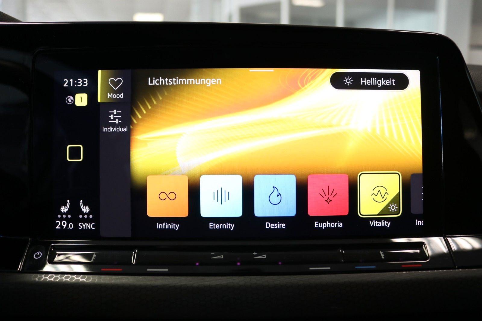 Volkswagen Golf VIII GTD AHK HUD STHZ Matrix Pano Kamera