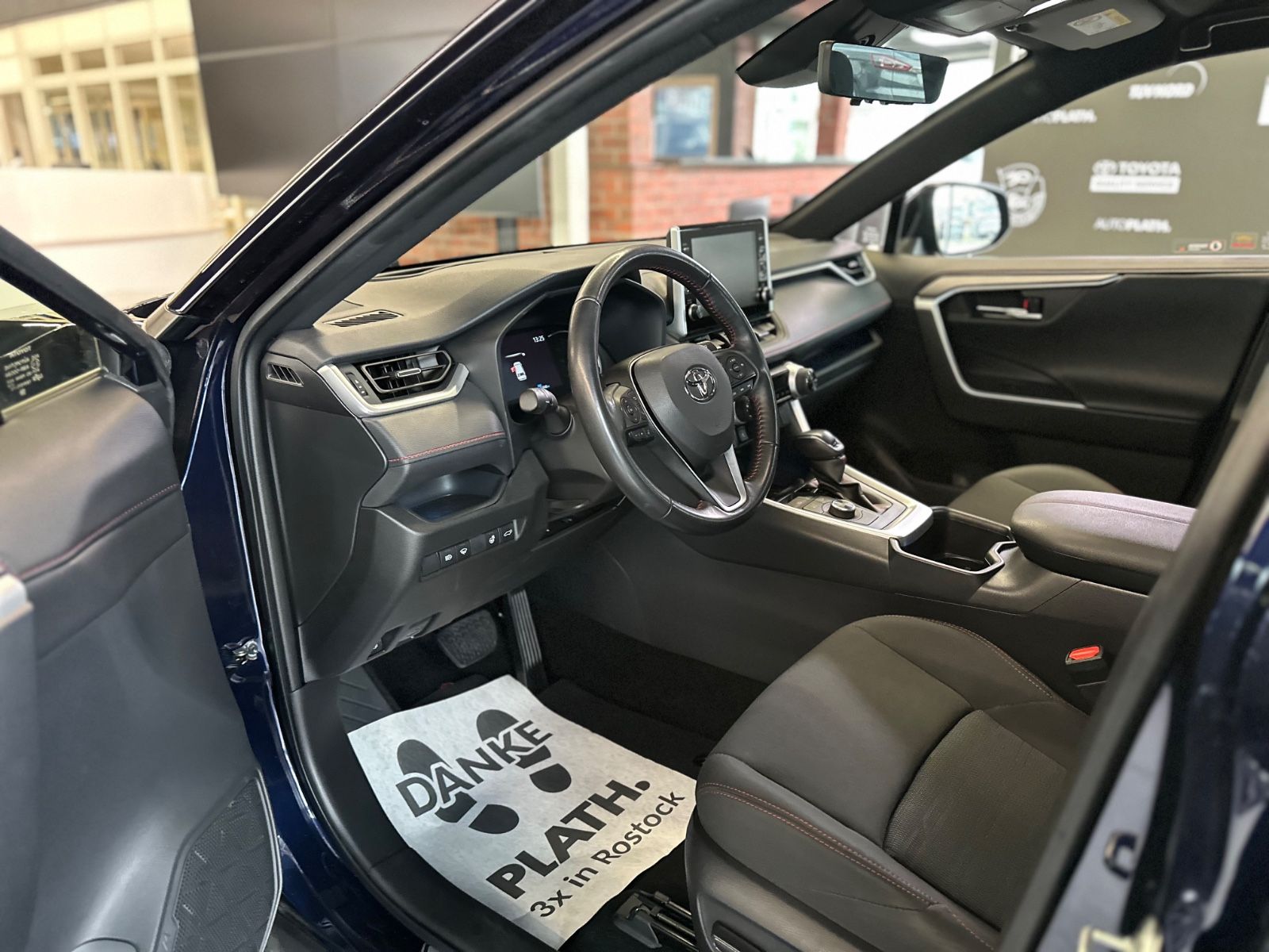 Toyota RAV4 Plug-in Hybrid 4x4 - Samsaru's Car Outlet