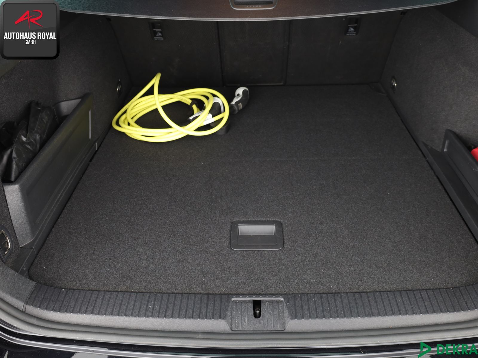 Volkswagen Passat Variant 1.4 TSI GTE - Samsaru's Car Outlet