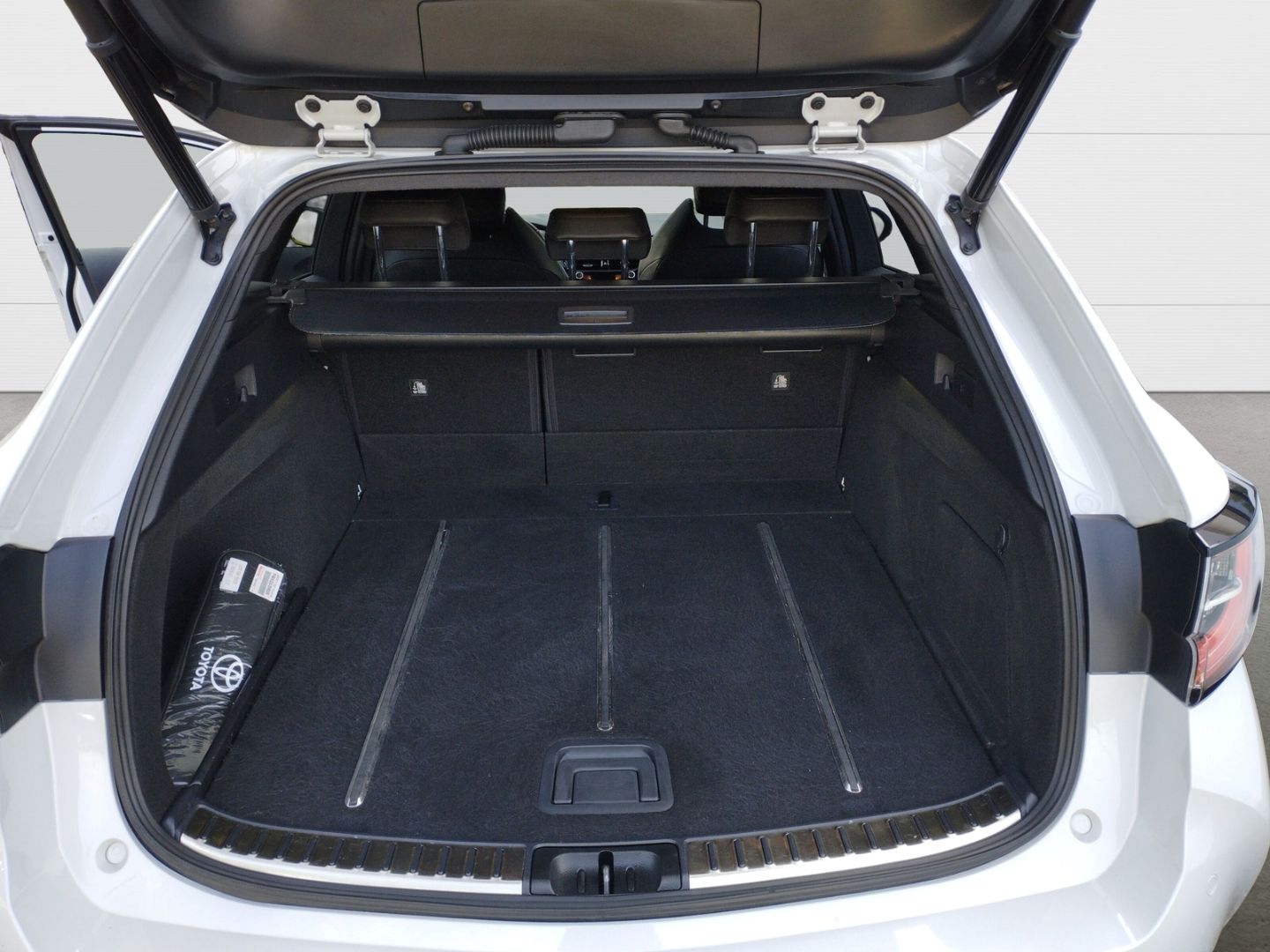 Toyota Corolla Touring Sports Hybrid GR Sport - Samsaru's Car Outlet