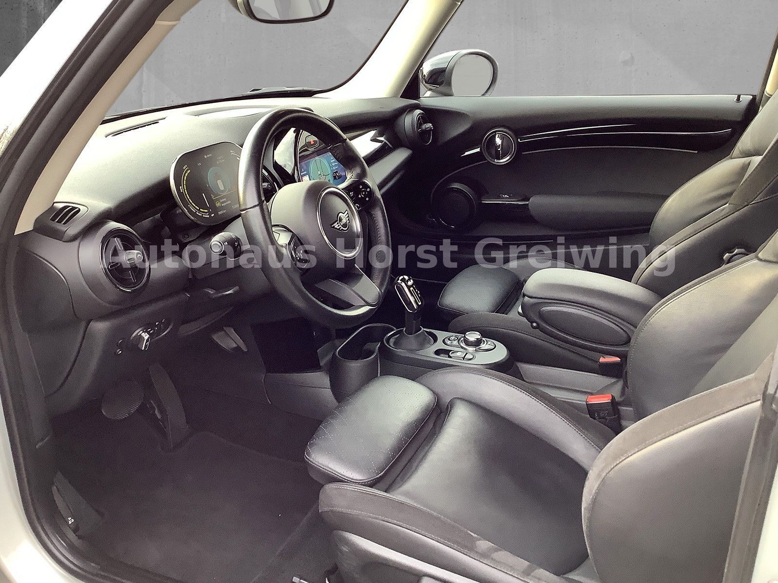 MINI 3-trg. Cooper SE Classic - Samsaru's Car Outlet
