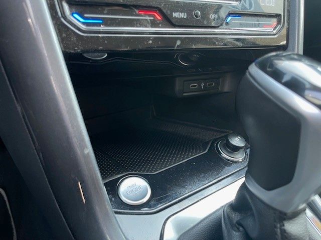 Volkswagen T-Roc 1.5 TSI Style - Samsaru's Car Outlet