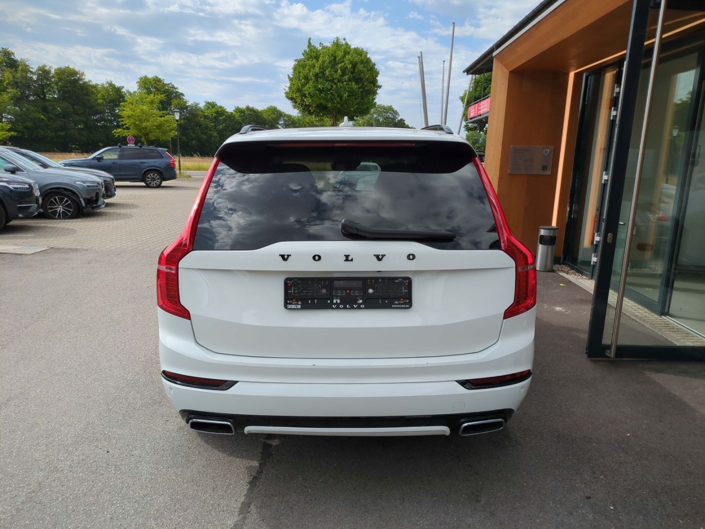 Volvo XC90 R Design Expression Recharge Plug-In Hybrid - Samsaru's Car Outlet