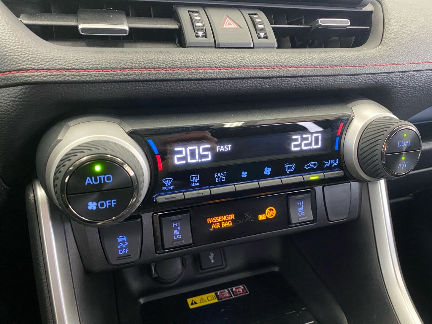 Toyota RAV 4 Plug-in-Hybrid - Samsaru's Car Outlet