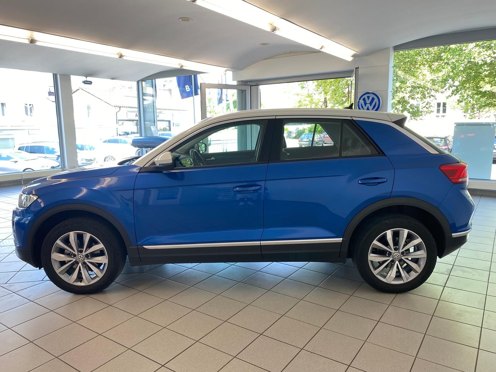 Volkswagen T-Roc 1.5 TSI DSG - Samsaru's Car Outlet