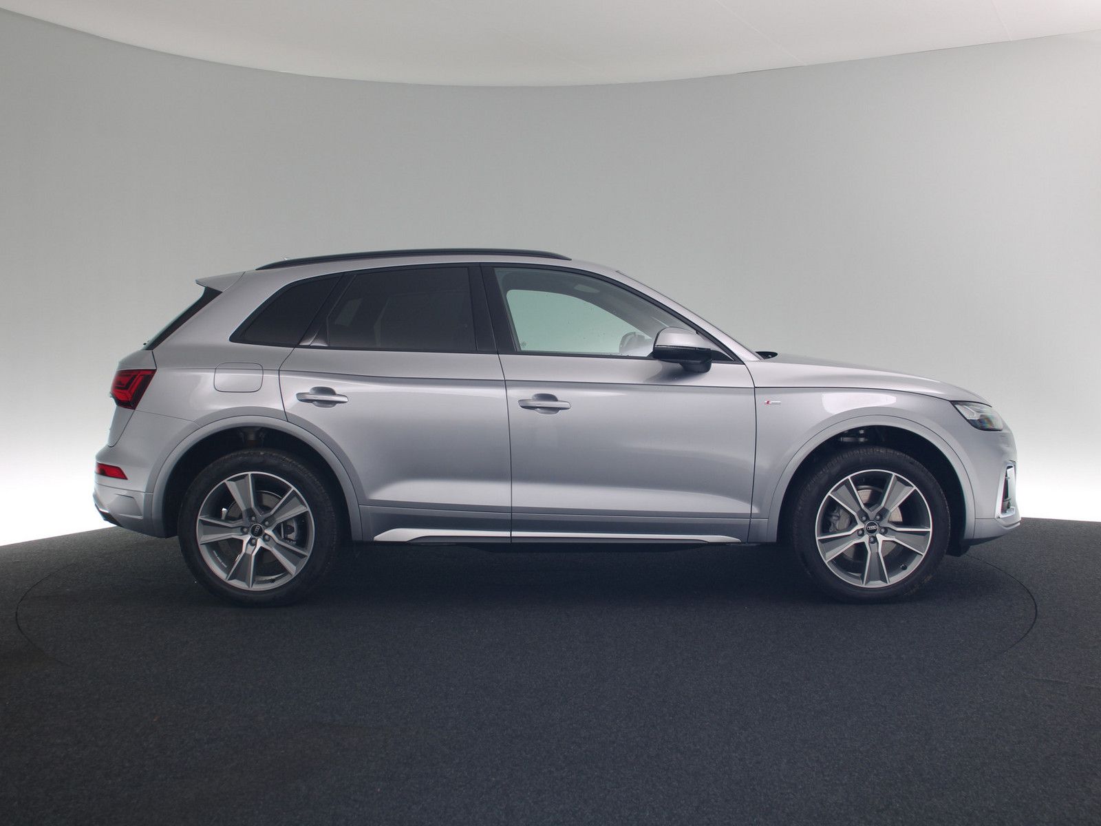 Audi Q5 40 TDI quattro S line AHK MATRIX-LED ACC SHZ