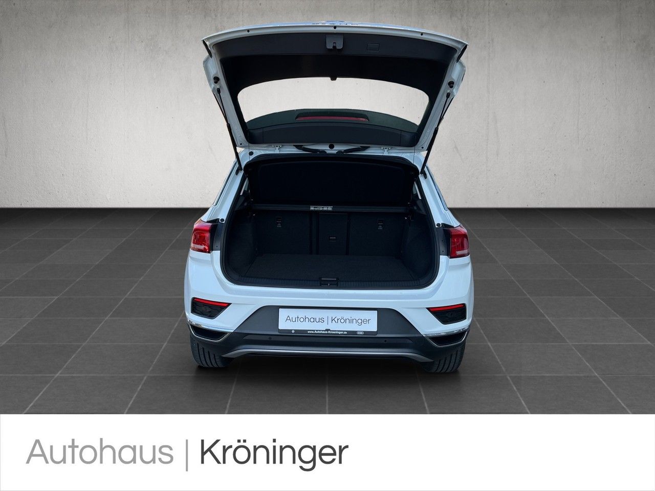 Volkswagen T-Roc 1.5 TSI DSG Style - Samsaru's Car Outlet