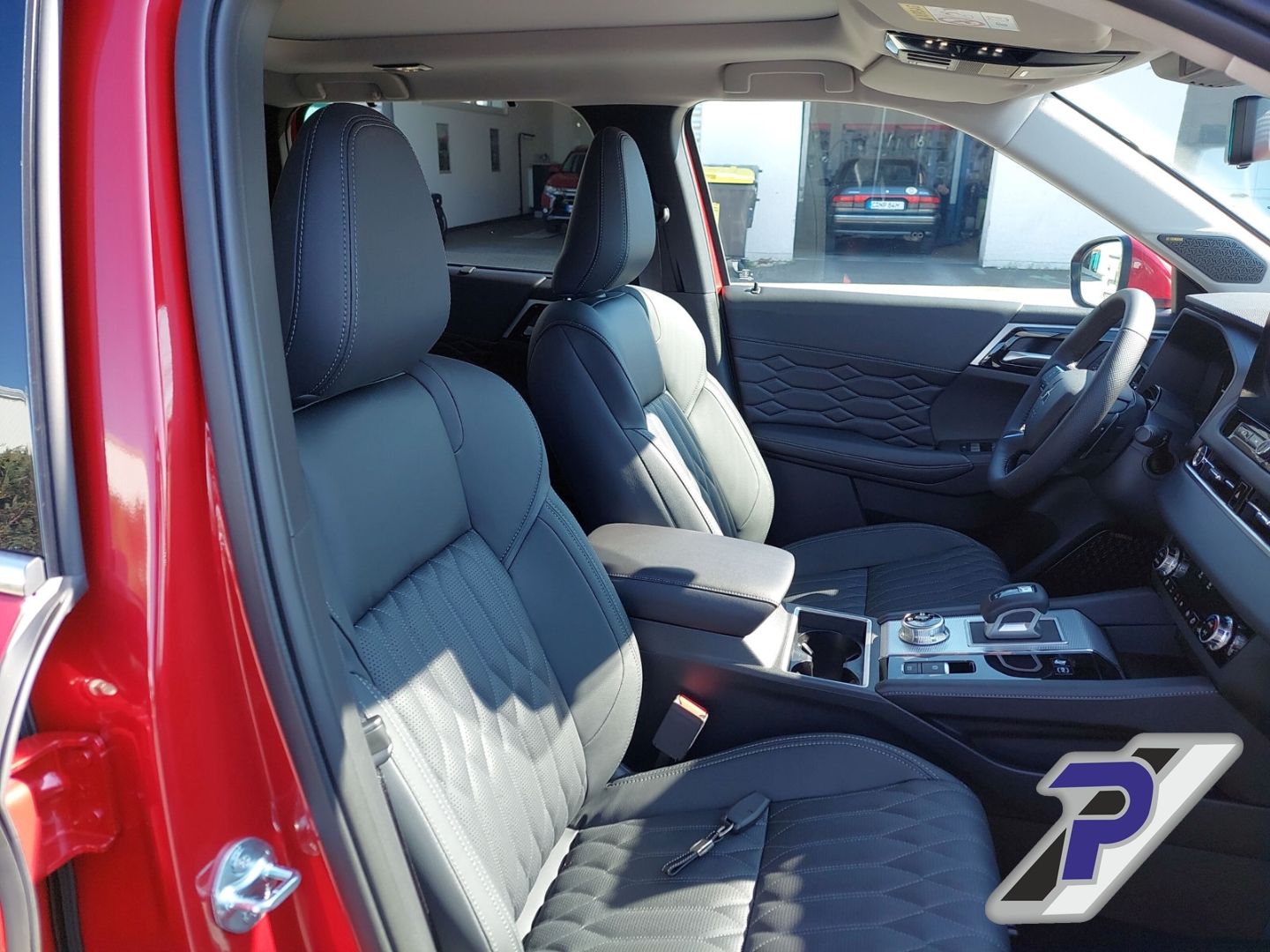 Mitsubishi Outlander TOP LEDER Allrad YAMAHA Sound LED Kame