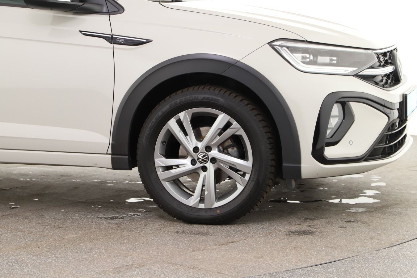Volkswagen Taigo 1.0 TSI DSG R-Line - Samsaru's Car Outlet